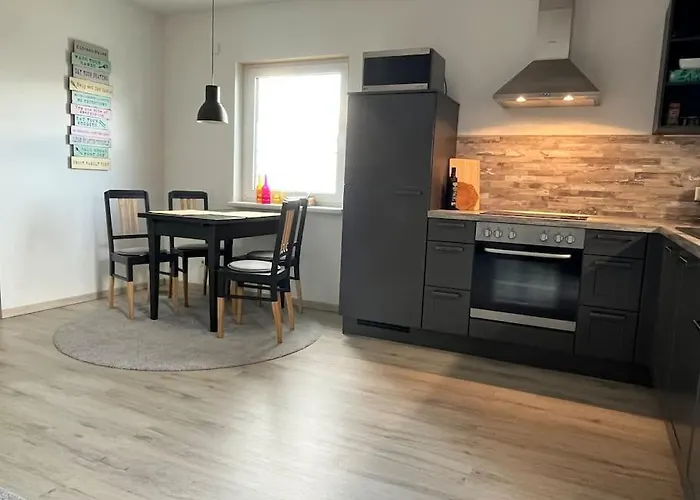 Buechensaal Mit Stellplatz * 埃伦塞